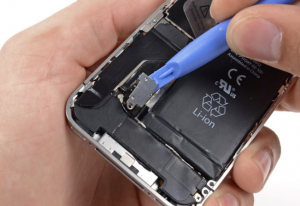 battery connector on iphone 4